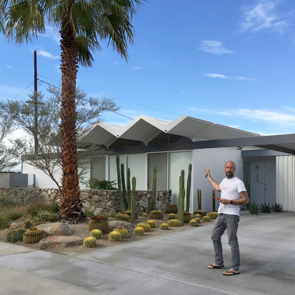 Ansgar Halbfas highlights and explains the specific architectural qualities of the Steel Development House Number 2 built from steel and glass using a synthesis of prefabrication and both off-site and on site assembly.