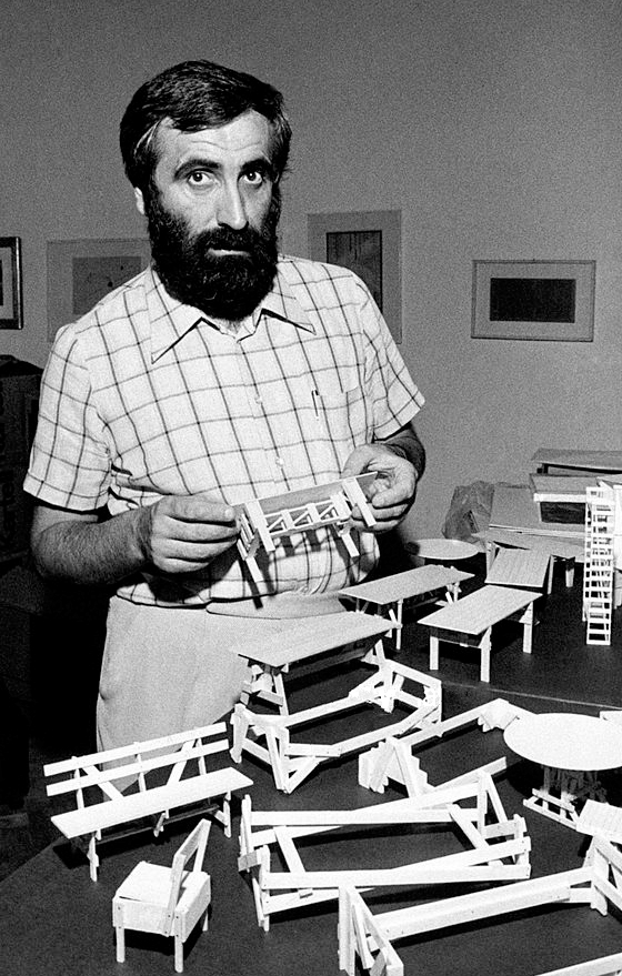 Ansgar Halbfas work is well reflected within the simplicity of Enzo Maris series Autoprogettazione as a design guide to a collection of furniture assembled from the most basic materials using just a hammer and nails.